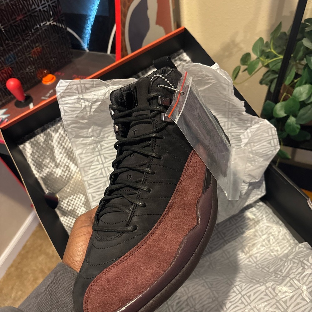 Jordan 12 Men's Black and Brown High-Top Basketball Sneakers